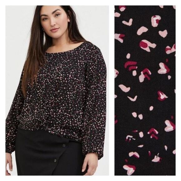 Torrid Challis Twist Front Top Black Pattern Print Blouse size 2x - Picture 1 of 11